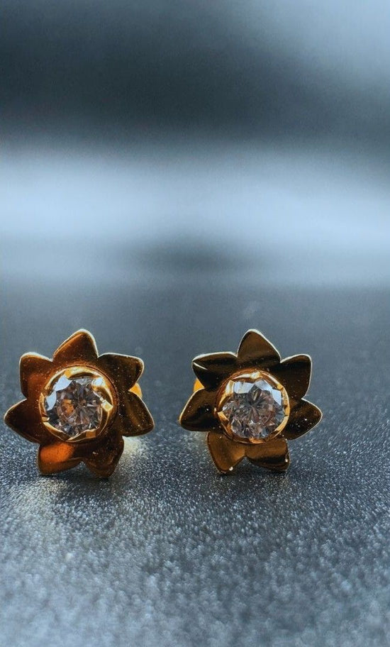 NJ Arts Floral Gold Plated Solitaire Stud Earrings Yellow Gold 18kt Stud Earring