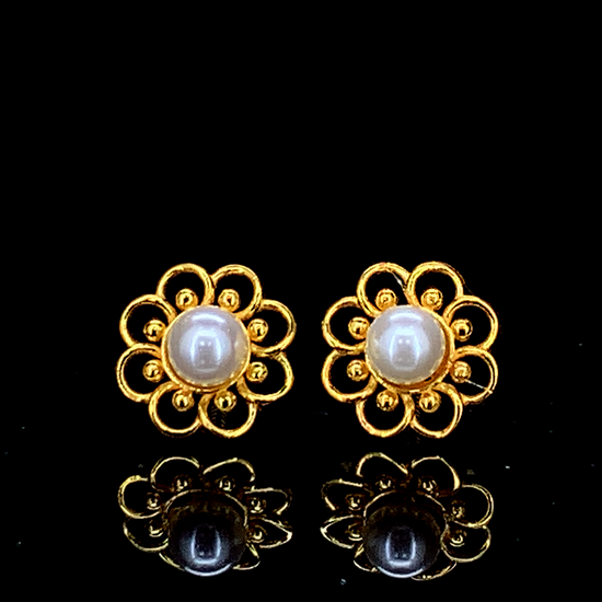 The Pearl Fleur Studs