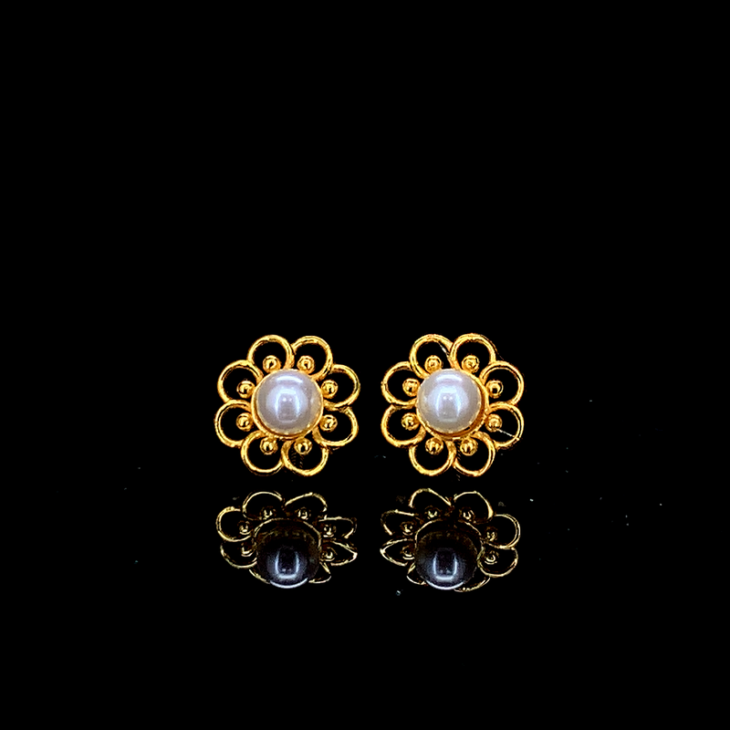 The Pearl Fleur Studs