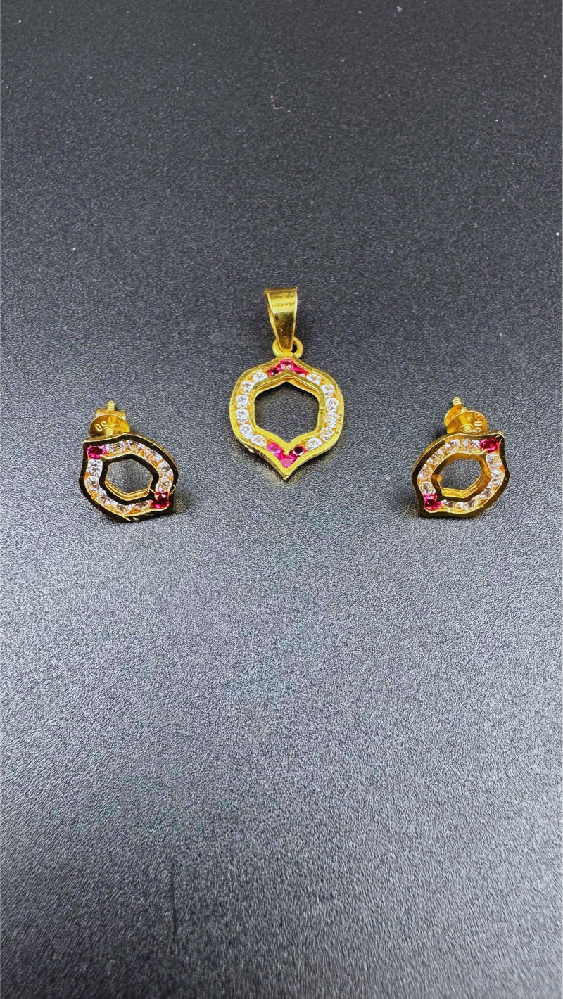 NJ Arts Yellow Gold 18ct real gold Royal Charm Gold Pendant & Earrings Set 18kt Swarovski Earring & Pendant Set