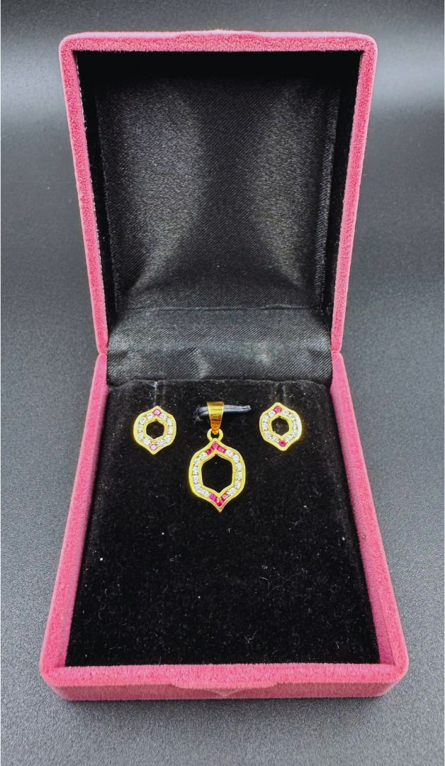 NJ Arts Yellow Gold 18ct real gold Royal Charm Gold Pendant & Earrings Set 18kt Swarovski Earring & Pendant Set